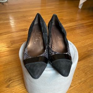 AGL Attilio Giusti Leombruni Cap Toe Comfort Cushion Pumps